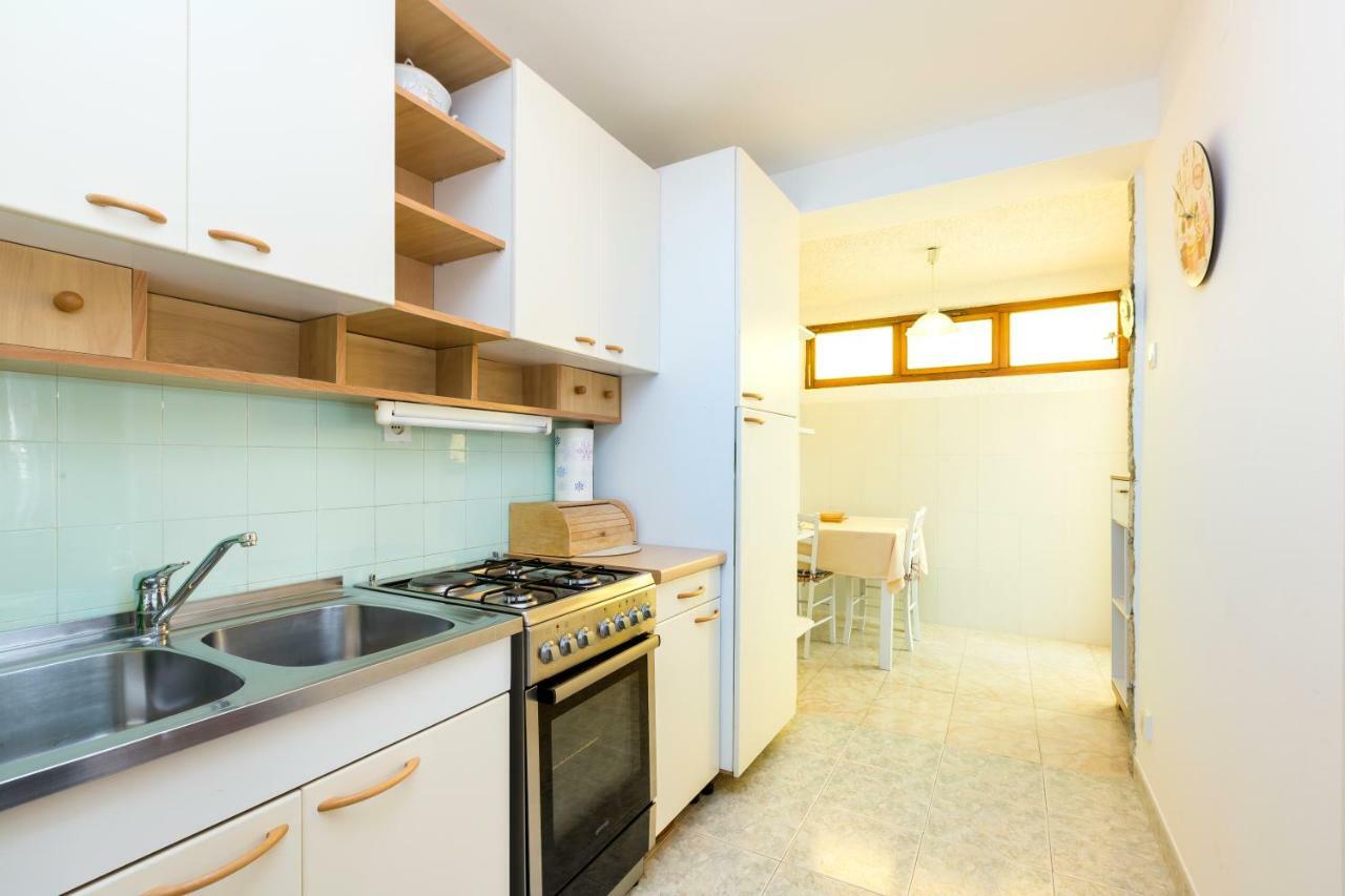 Apartment Marija มาลีโลชินจ์ ภายนอก รูปภาพ